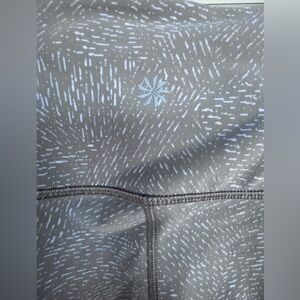 Athleta salutation stash full length XL patterned/textured leggings